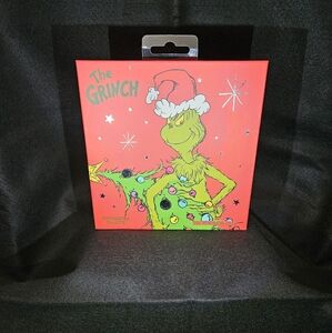 Dr. Seuss Grinch Christmas Themed Makeup Eyeshadow Pallet